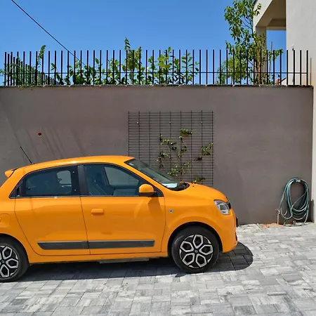 Dia's * Sveti Filip i Jakov